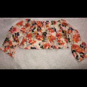 Adorable floral top!